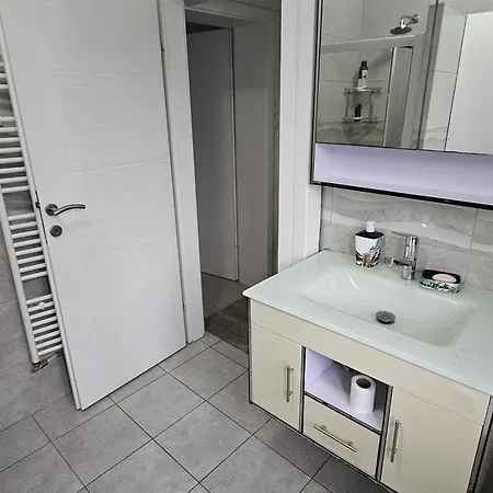 Nestify Apartment *